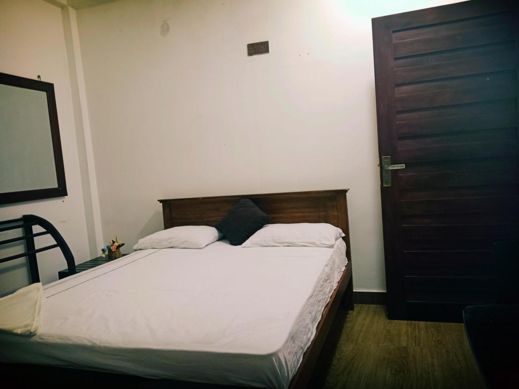 Home Stay Resort Нилавели Экстерьер фото