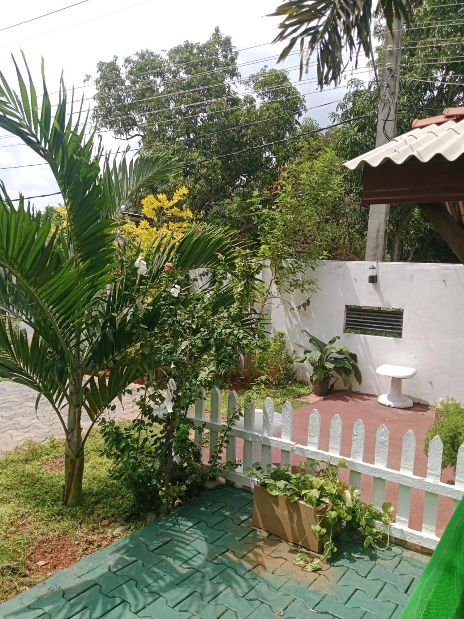 Home Stay Resort Нилавели Экстерьер фото